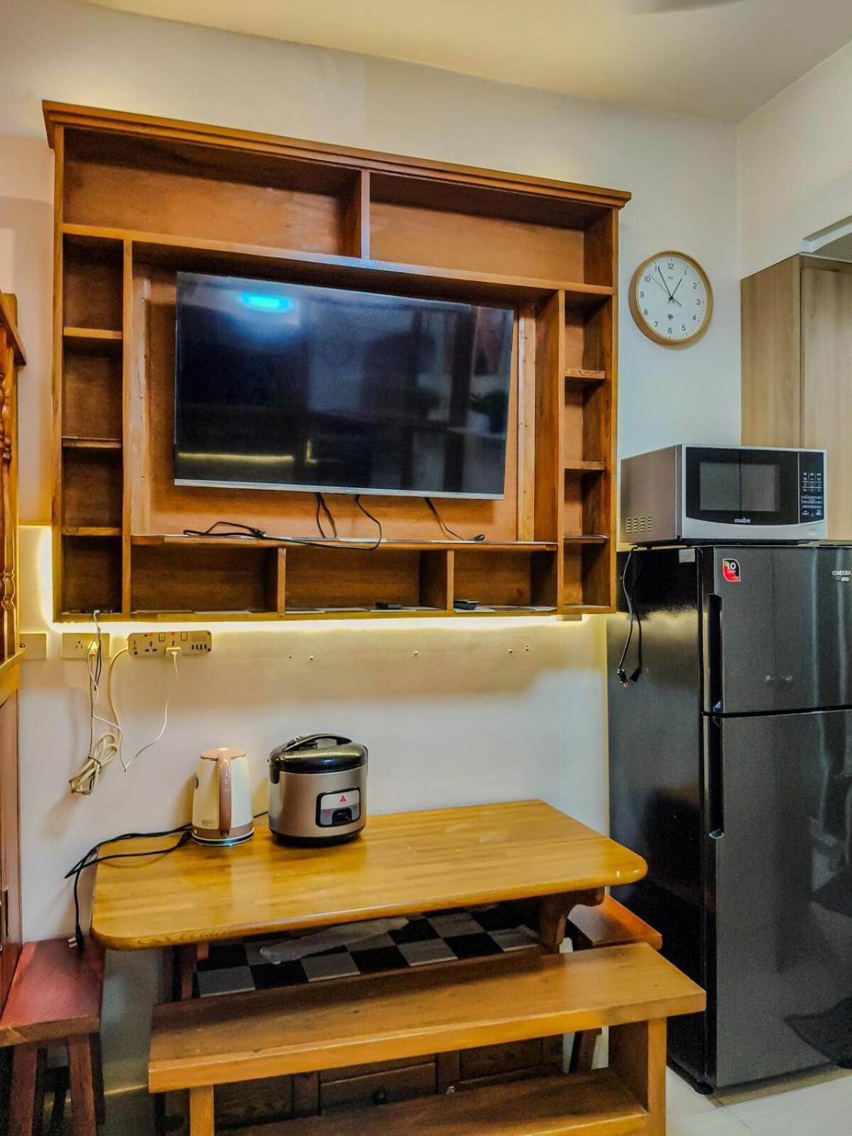 Shore Tower 1 D2 Apartment